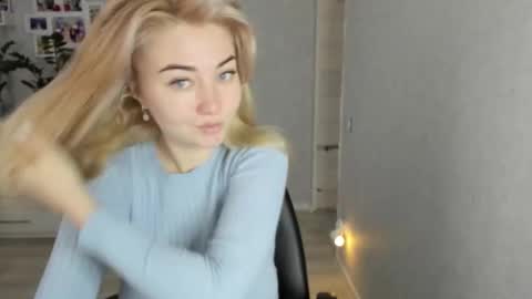 Snapshot of helen_angel_girl chatting on 12/03/25, 08:12 Helen sven online show from 12/03/25, 08:12