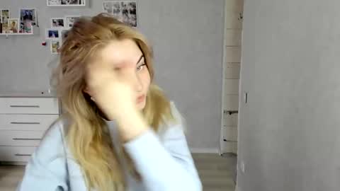 Snapshot of helen_angel_girl chatting on 02/16/26, 01:18 Helen sven online show from 02/16/26, 01:18