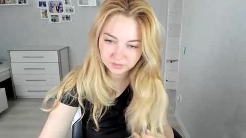 Helen sven online show from 05/10/26, 05:34