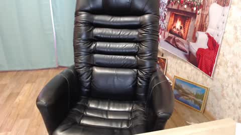 Snapshot of helen_bee chatting on 12/10/24, 07:58 Tanya online show from 12/10/24, 07:58