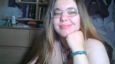 Snapshot of helen_foxygirl chatting on 06/07/26, 11:41 Helen foxygirl online show from 06/07/26, 11:41