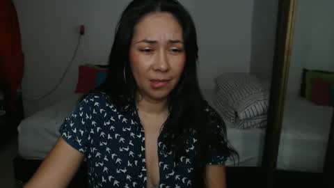 Snapshot of helen_lya chatting on 06/05/26, 10:48 Helen online show from 06/05/26, 10:48