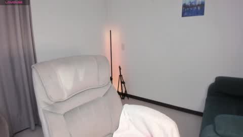 helen_miller online show from 01/25/25, 12:38