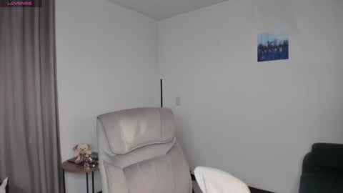 helen_miller online show from 01/27/25, 12:22