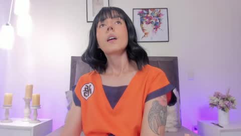 Snapshot of helen_mooree chatting on 05/02/26, 01:05 Helen online show from 05/02/26, 01:05