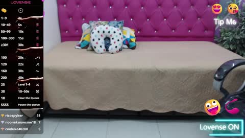 Snapshot of helen_russoo chatting on 01/24/25, 10:08 Helen online show from 01/24/25, 10:08