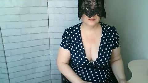 Snapshot of helen_xi chatting on 05/10/26, 03:01 Helen online show from 05/10/26, 03:01