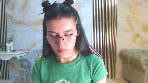 helena1_s online show from 09/29/25, 08:24