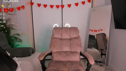 Helen online show from 03/27/26, 02:17