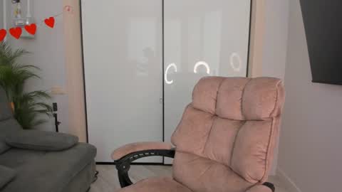 Snapshot of helena_lorente chatting on 06/20/26, 02:42 Helen online show from 06/20/26, 02:42