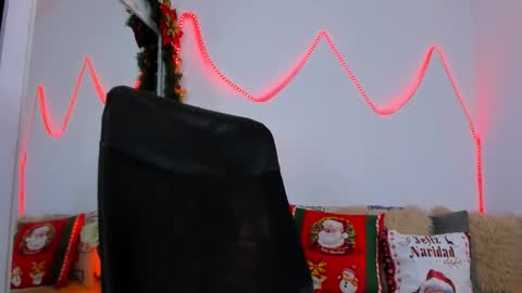 Helena Santos  online show from 11/28/25, 08:55