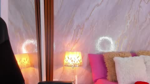 Helena Santos  online show from 02/20/26, 11:43