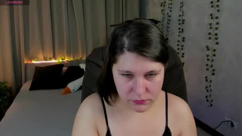 helenahoffmann online show from 02/19/26, 04:08