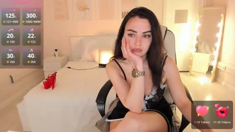 Snapshot of helenaregal chatting on 05/08/26, 01:38 Helena online show from 05/08/26, 01:38
