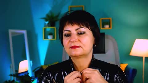 helenbeler online show from 11/17/25, 05:46