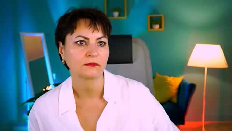 helenbeler online show from 11/24/25, 08:36