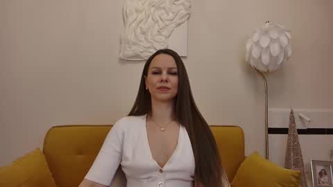 Snapshot of helenbenit chatting on 01/14/26, 12:11 Helen online show from 01/14/26, 12:11