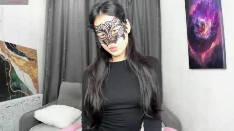 Hi I am Helen online show from 04/24/26, 01:08