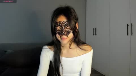 Snapshot of helenblazetrt chatting on 06/19/26, 02:16 Hi I am Helen online show from 06/19/26, 02:16