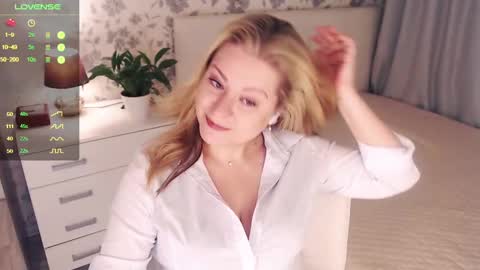 Snapshot of helenbonham chatting on 12/03/24, 01:52 Helena Bonham online show from 12/03/24, 01:52