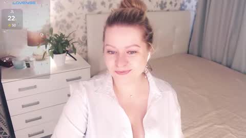 Snapshot of helenbonham chatting on 02/25/25, 06:14 Helena Bonham online show from 02/25/25, 06:14