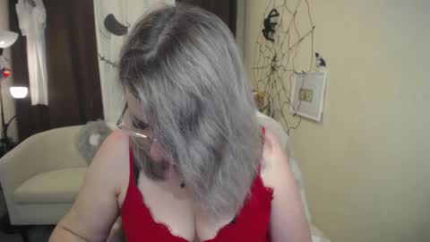 helenenigma online show from 11/05/25, 07:36