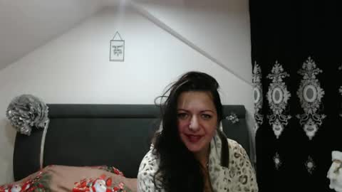 helenhh online show from 12/24/24, 10:22
