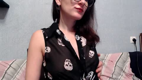 HelenRed online show from 12/30/24, 01:03