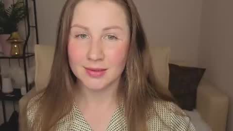 Snapshot of helens_lov chatting on 06/12/26, 02:43 Helen online show from 06/12/26, 02:43