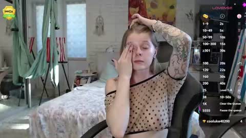 Snapshot of helenundersin chatting on 07/18/26, 02:54 Helen online show from 07/18/26, 02:54