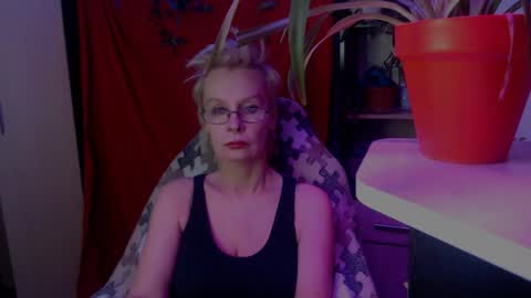 Helga online show from 03/28/26, 10:53