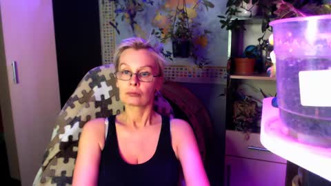 Snapshot of helgahimmele chatting on 05/05/26, 09:56 Helga online show from 05/05/26, 09:56