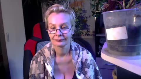 Snapshot of helgahimmele chatting on 05/19/26, 04:41 Helga online show from 05/19/26, 04:41