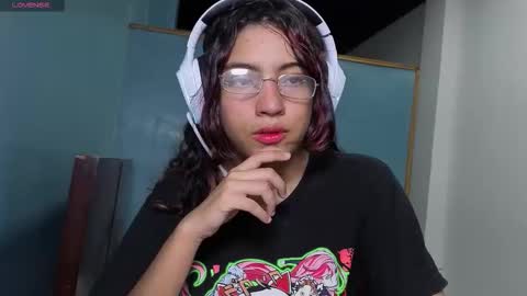 Helia Transfem and Amy online show from 11/07/25, 01:49