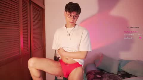 Snapshot of heliero chatting on 05/18/26, 01:24 Helio online show from 05/18/26, 01:24