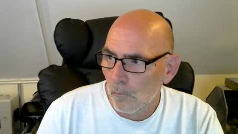 Snapshot of helikev26 chatting on 06/05/26, 08:47 helikev26 online show from 06/05/26, 08:47
