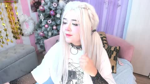 Laura online show from 12/05/24, 03:26