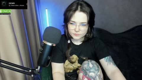 Red online show from 12/20/25, 06:59