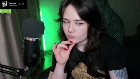 Red online show from 03/30/26, 08:43