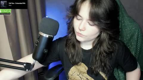 Red online show from 04/03/26, 08:51