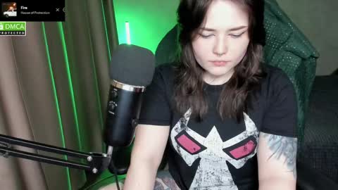 Red online show from 05/24/26, 06:35