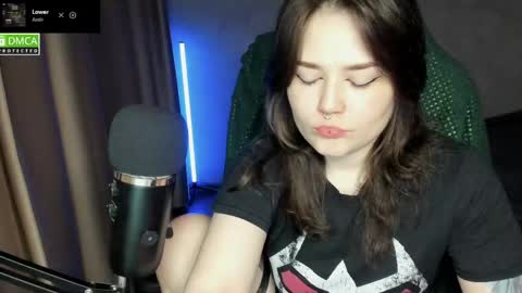 Red online show from 05/29/26, 07:01