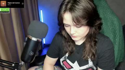 Red online show from 06/02/26, 06:43