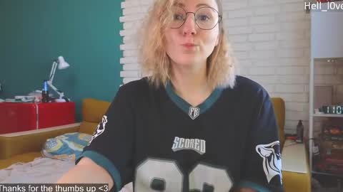 Snapshot of hell_l0ve chatting on 04/25/26, 04:04 Anastasiia online show from 04/25/26, 04:04