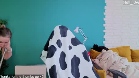 Snapshot of hell_l0ve chatting on 05/29/26, 05:16 Anastasiia online show from 05/29/26, 05:16