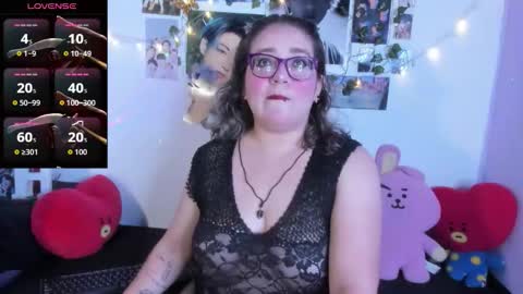 hellen online show from 11/13/25, 04:33