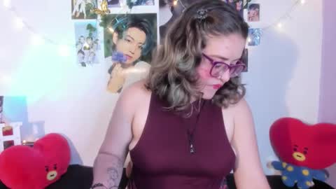 hellen online show from 12/03/25, 04:09