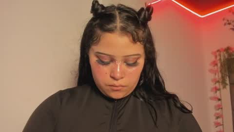 hellen__smith_ online show from 04/22/26, 08:39