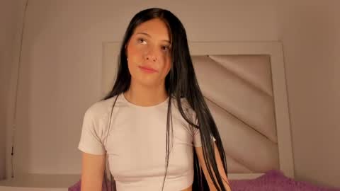 hellen__smith_ online show from 06/06/26, 03:06