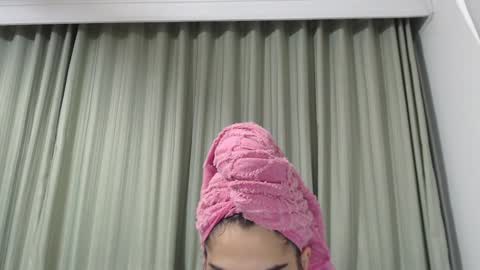 Snapshot of hellen_garcia chatting on 12/09/24, 02:28 Hellen online show from 12/09/24, 02:28